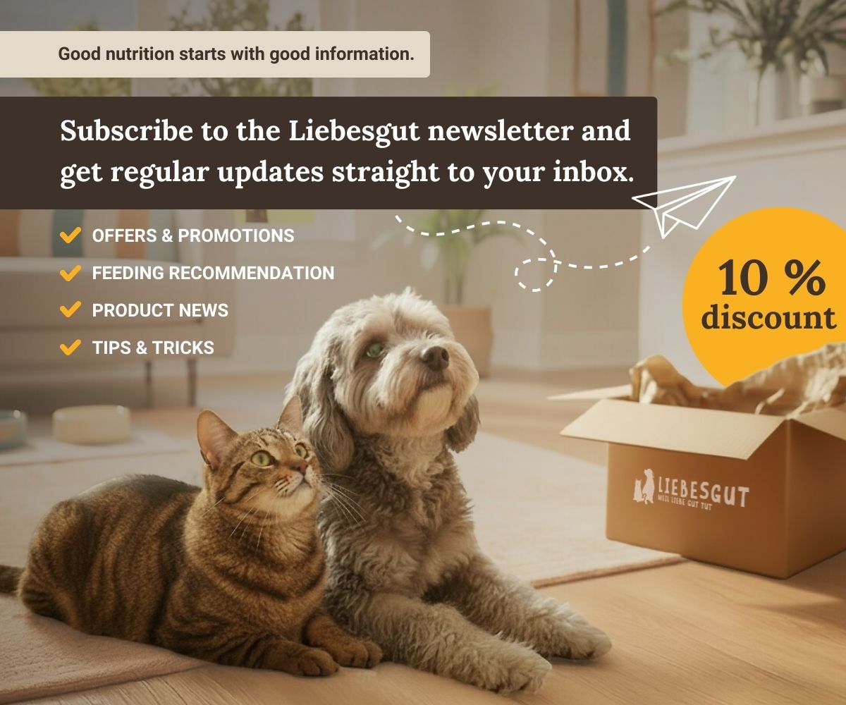 Infographic for Liebesgut pet food newsletter registration: Image of a dog and cat next to Liebesgut packaging with information about the benefits of subscribing to the newsletter.