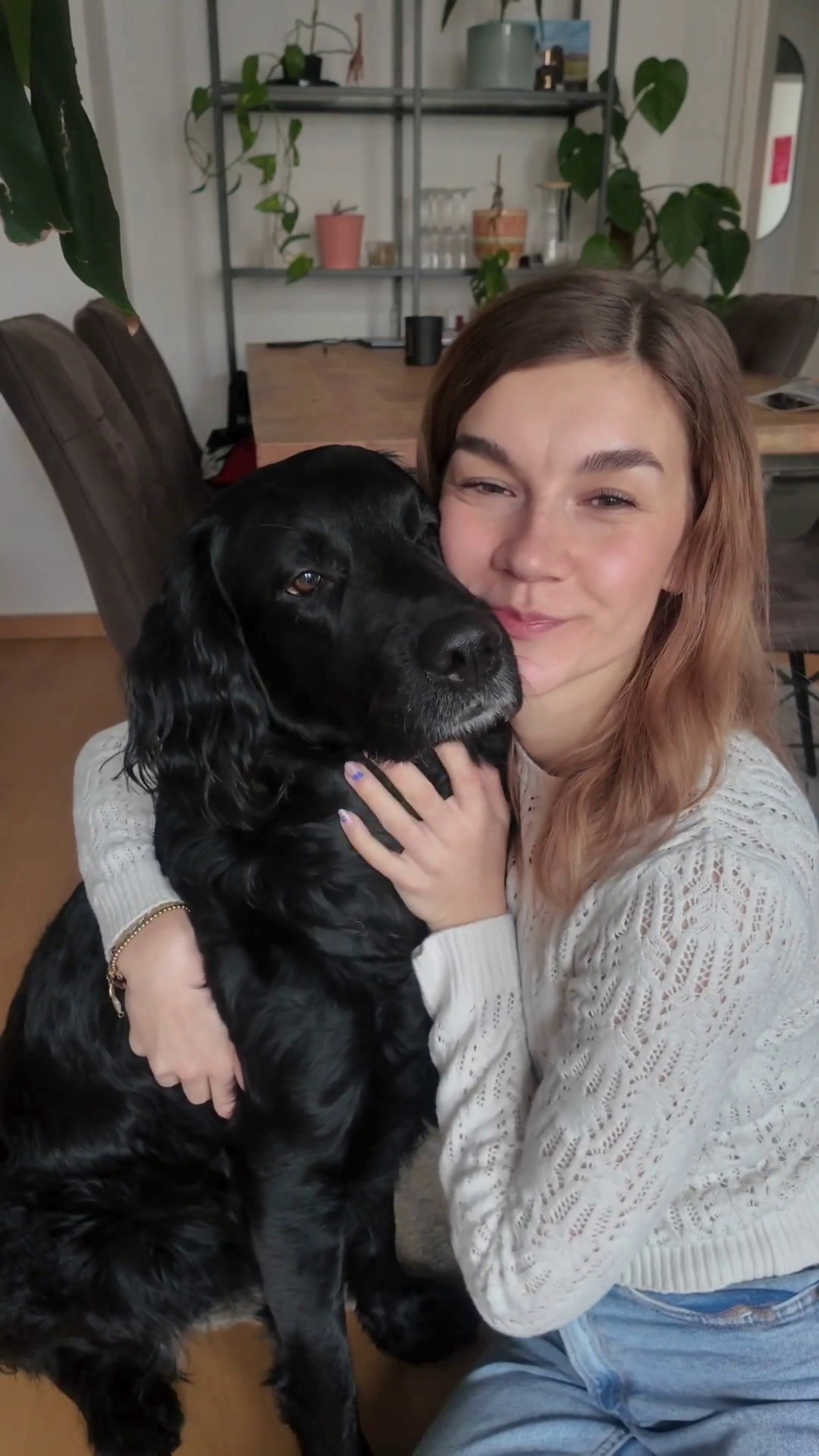 Franzi mit Hund Milow als zufriedene Kunden von Liebesgut Tiernahrung